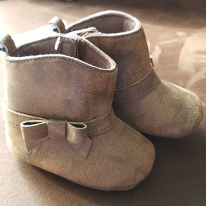 Carter's 3-6 months baby boots